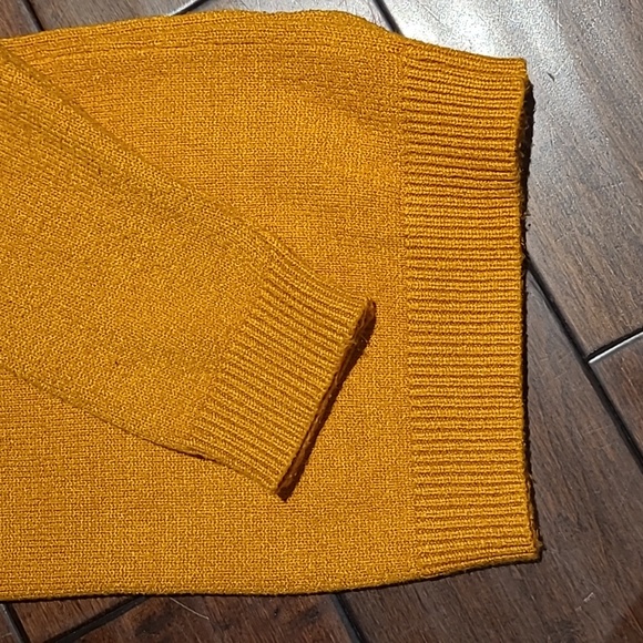 Jacqueline de Yong V-neck Sweater - Picture 7 of 7